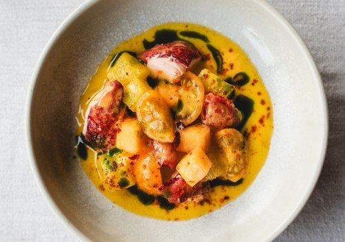 Food Reviews That Help Locals Discover Restaurants Near Their Daily Stops